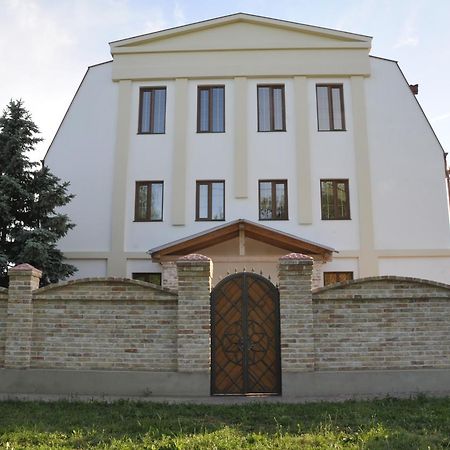 Dom Fedorovyh Hotel Sergeyevka Ngoại thất bức ảnh