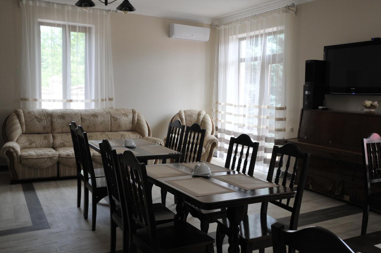 Dom Fedorovyh Hotel Sergeyevka Ngoại thất bức ảnh